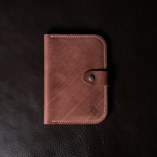 Capa de Couro para Kindle e Anotações - Elegância e Praticidade