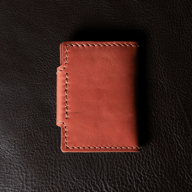 Carteira Coral - Compacta e Elegante