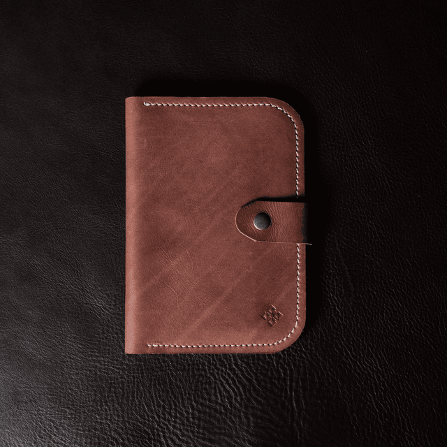 Capa de Couro para Kindle e Anotações - Elegância e Praticidade